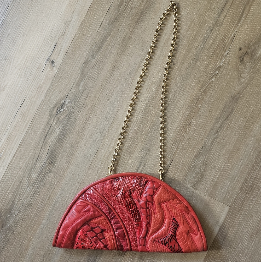 Vintage red leather bag - Picture 2 of 3